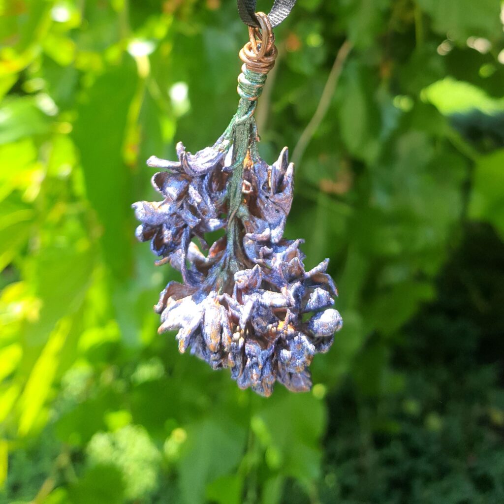 Flora's Golden Garden - šperk