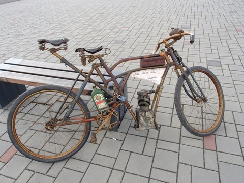 Historické motodvojkolo
